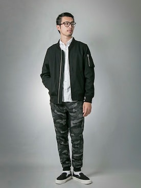 「URBAN RESEARCH（アーバンリサーチ）のアイテム（MA-1）」を使った、kondoさん（メンズ・180cm）の秋コーディネート