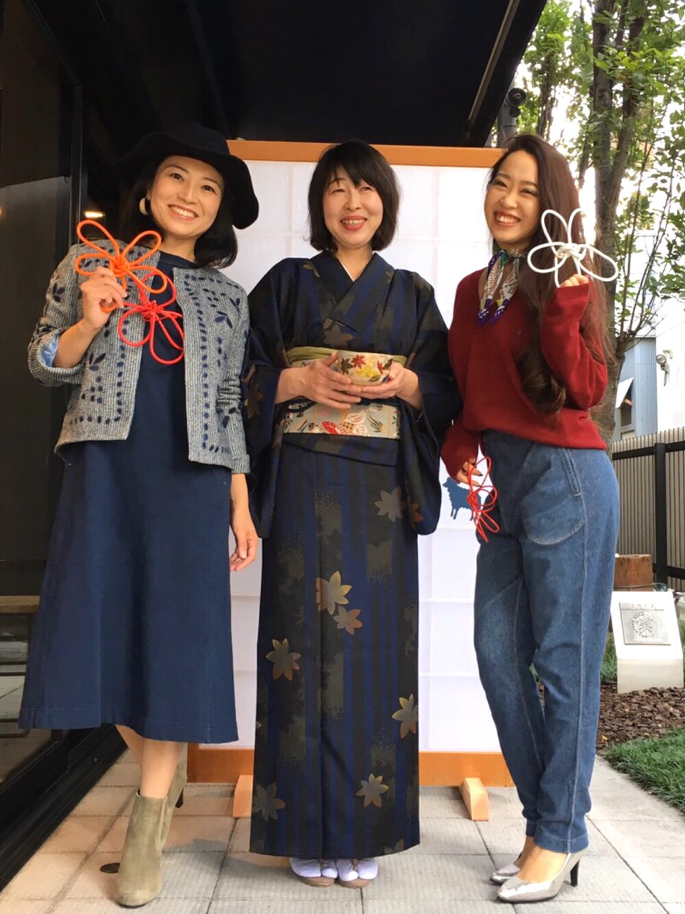 「トレンドカラー2016AW、45R、インディゴ、お祭り、大人コーデ、ワンピース、デニム」｜「45Rのアイテム（ジャケット/アウター、グレー系）」を使った、Chihiro Washidaさん（レディース・155cm）の秋コーディネートの1枚目の写真
