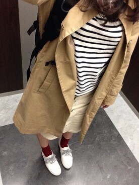 y○ is wearing lowrysfarm "ステンカラーコート"