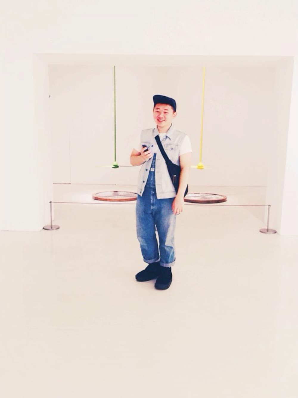 「TOPMAN、Dickies、LEE、Tokyo bopper、BELLY BUTTON、UNIQLO、Gregory、museum、ART、TAIPEI」｜「UNIQLOのアイテム（Tシャツ/カットソー、ホワイト系）」を使った、Gaudyさん（メンズ・168cm）の春コーディネートの1枚目の写真