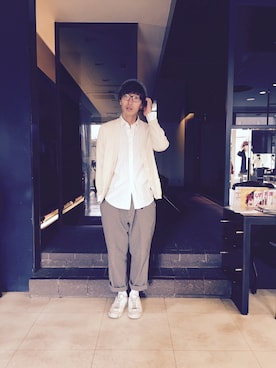 「COMMON PROJECTS（コモンプロジェクト）のアイテム（シューズ）」を使った、ミヤタ リョウさん（メンズ・168cm）の冬コーディネート