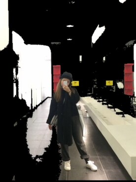 「MONKI（モンキ）のアイテム（マフラー）」を使った、Elfa Choyさん（レディース・162cm）の秋コーディネート