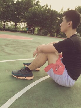 「NIKE（ナイキ）のアイテム（スニーカー、オレンジ系）」を使った、TLさん（メンズ・175cm）の秋コーディネート