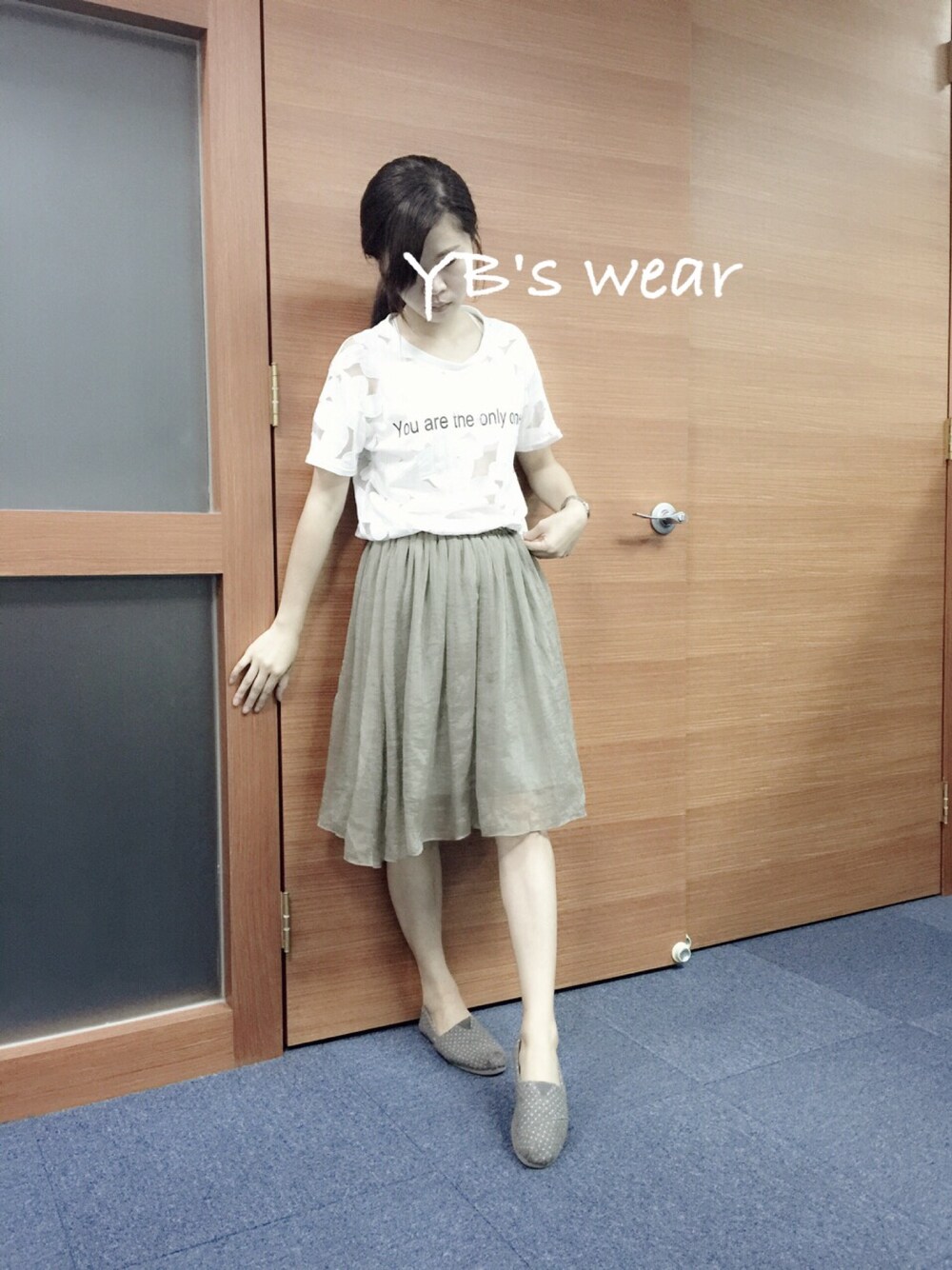 「office style、lady」｜「GUのアイテム（スカート、グリーン系）」を使った、Yabe Daiさん（レディース・157cm）の夏コーディネートの1枚目の写真