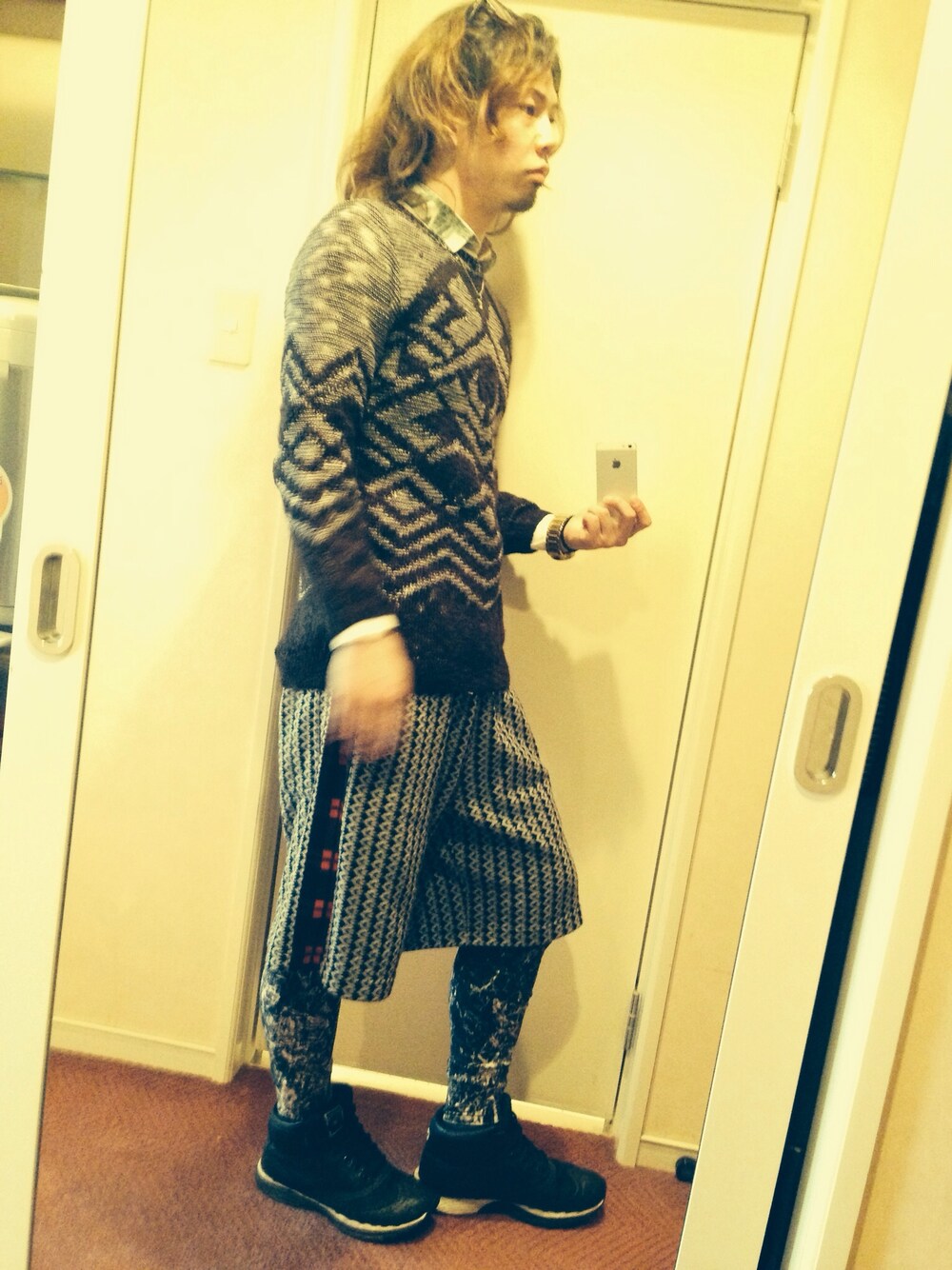 「TOPMAN、卒業式」｜「COMME des GARCONSのアイテム（その他パンツ、グレー系）」を使った、HIROさん（メンズ・177cm）の春コーディネートの1枚目の写真