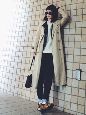 「白トップス」｜「アイテム（トレンチコート）」を使った、大田くるみさん（レディース・147cm）の冬コーディネート