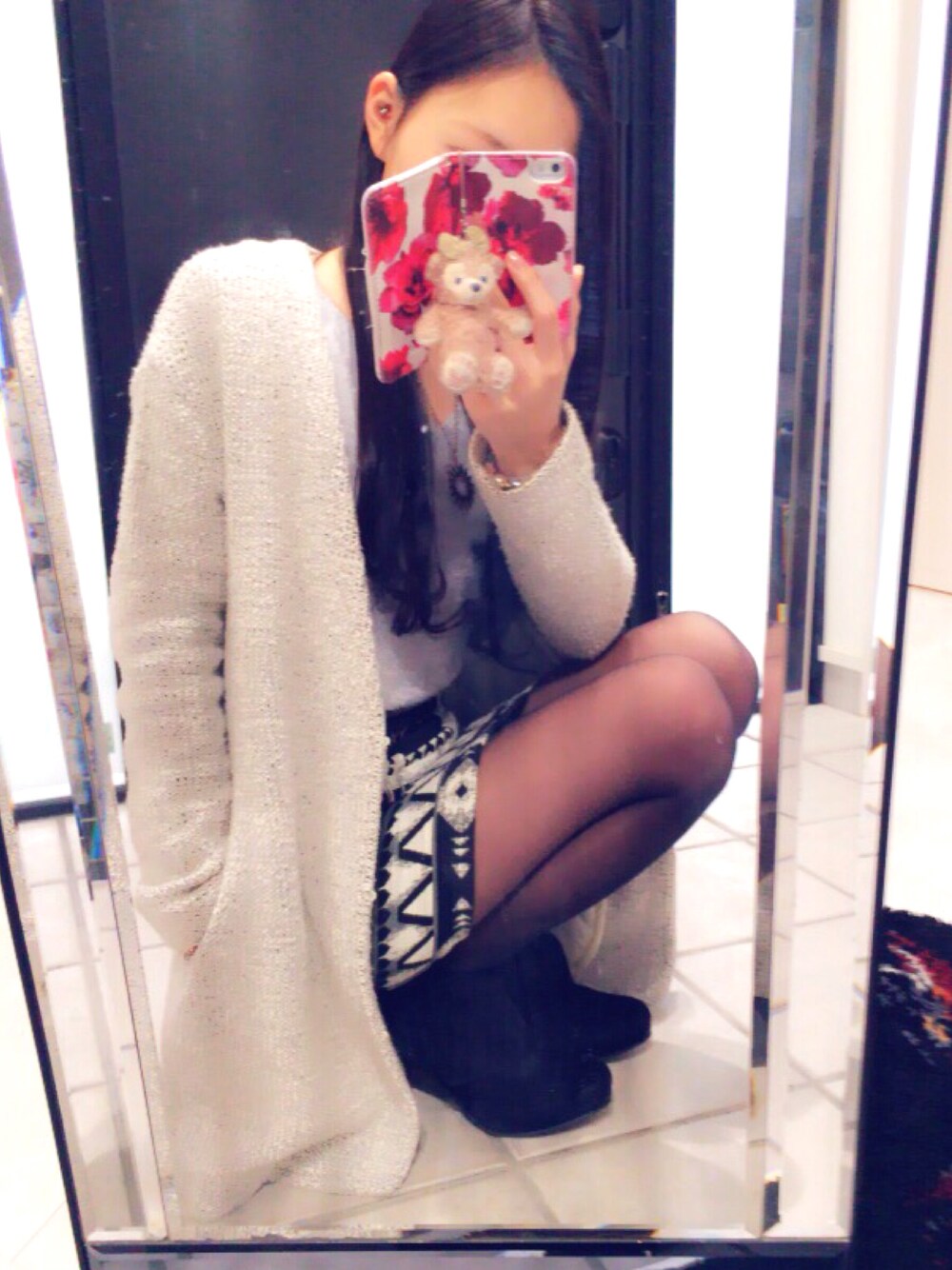 「riendaのアイテム（ニット/セーター、グレー系）」を使った、MahiroSakataさん（レディース・159cm）の冬コーディネートの1枚目の写真