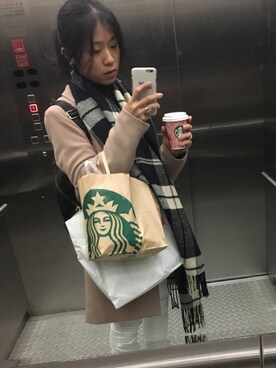 Viv Wuさんのコーディネート