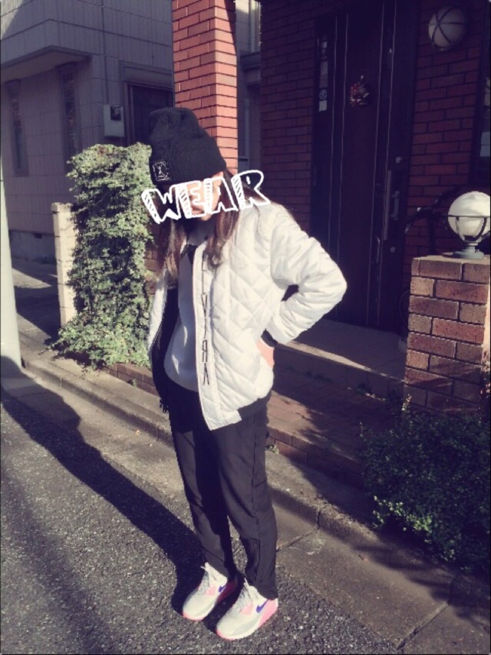 「ELVIRA、NIKE AIR MAX、NIKE、MA-1、ZARA、ニット帽、スニーカー、ストリート」｜「ELVIRAのアイテム（ブルゾン、ホワイト系）」を使った、appiさん（レディース・164cm）の冬コーディネートの1枚目の写真