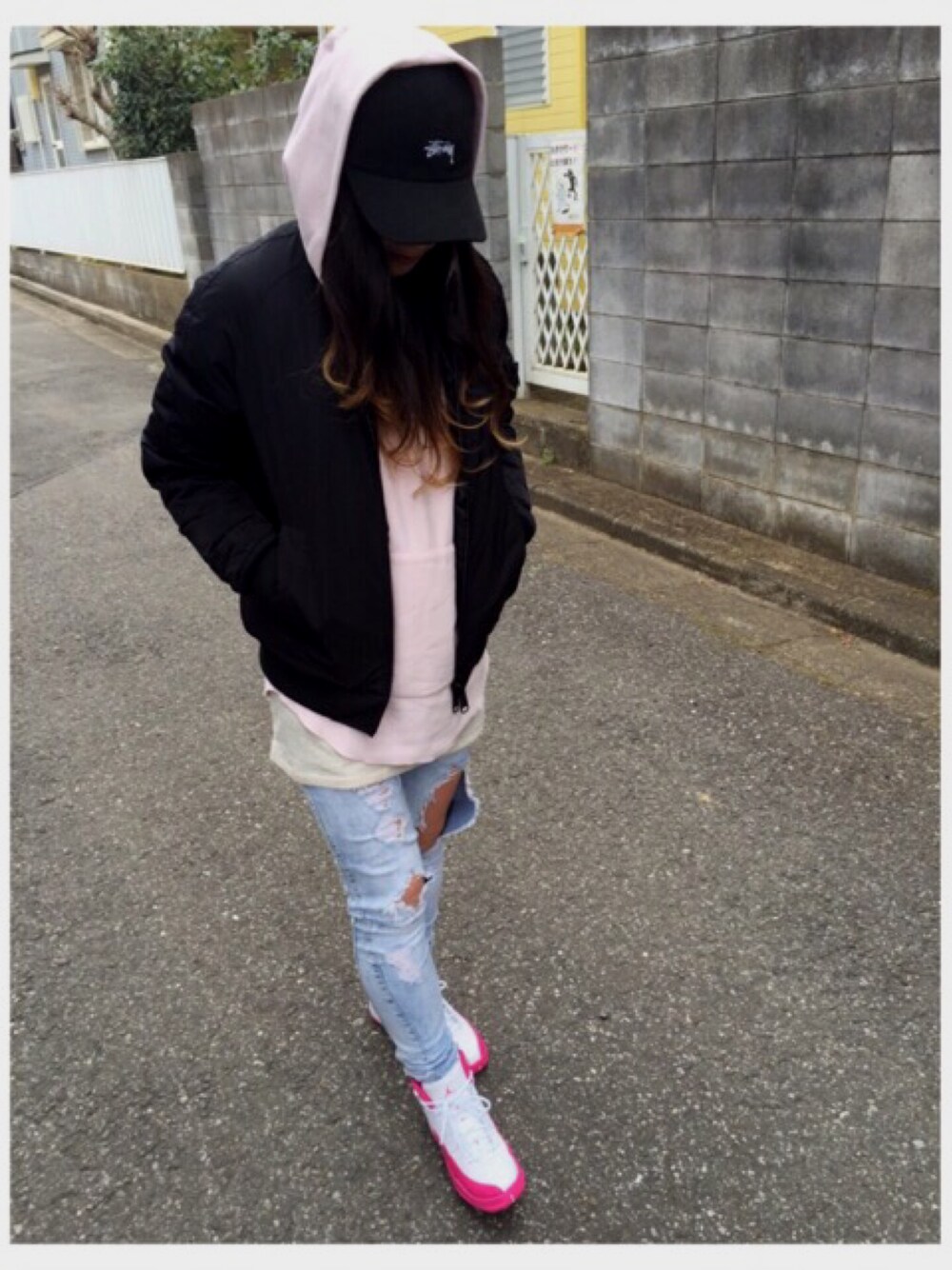 「MONKEY TIME、stussy、AIR JORDAN、jordan12」｜「MONKEY TIMEのアイテム（パーカー、ピンク系）」を使った、appiさん（レディース・163cm）の春コーディネートの1枚目の写真