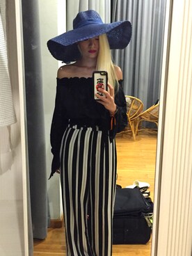 Monsha Wongさんのコーディネート