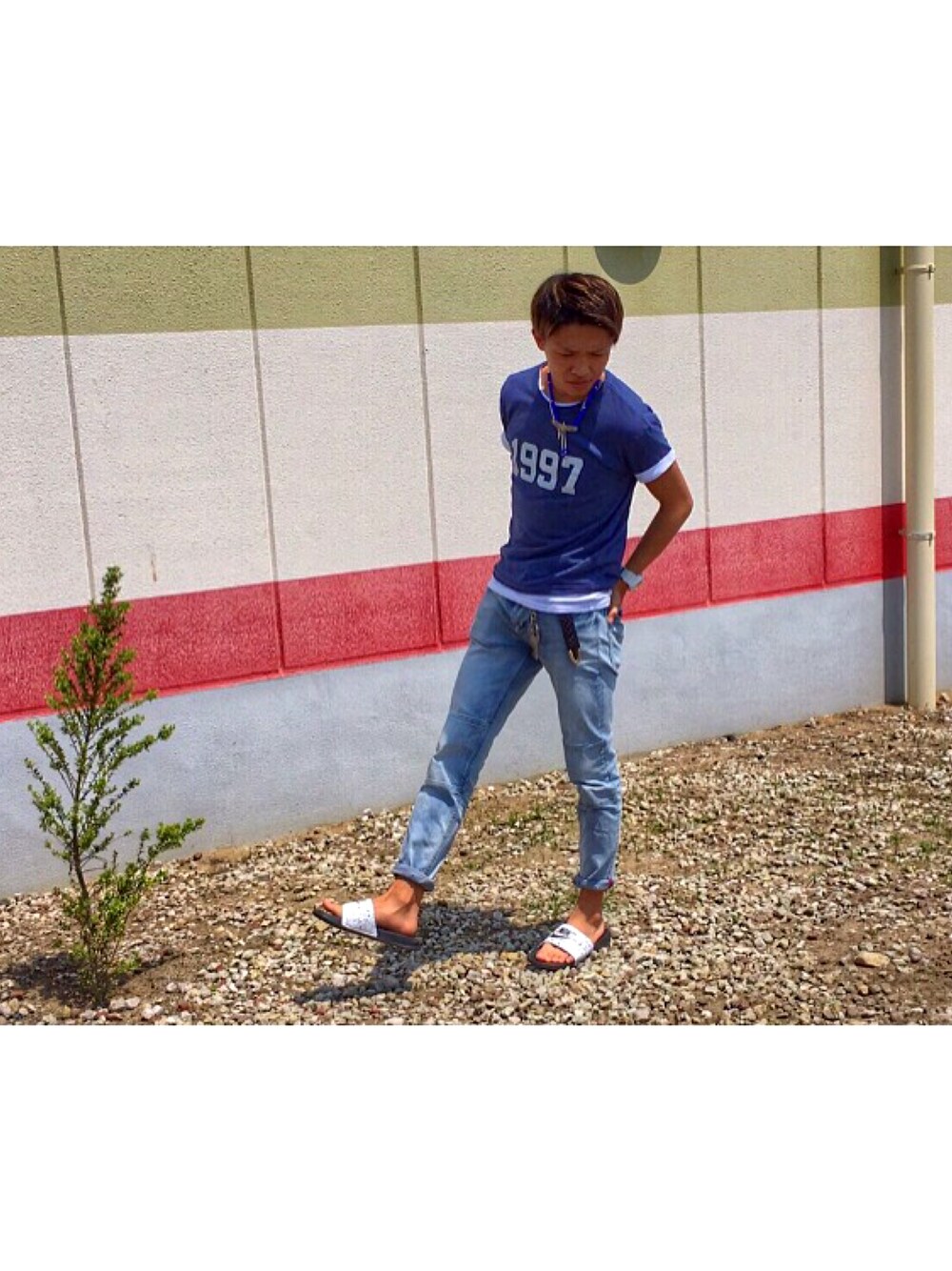 「DOWBL、ベナッシ、サーフ」｜「DOWBLのアイテム（Tシャツ/カットソー、ブルー系）」を使った、TAISEIさん（メンズ・171cm）の春コーディネートの1枚目の写真