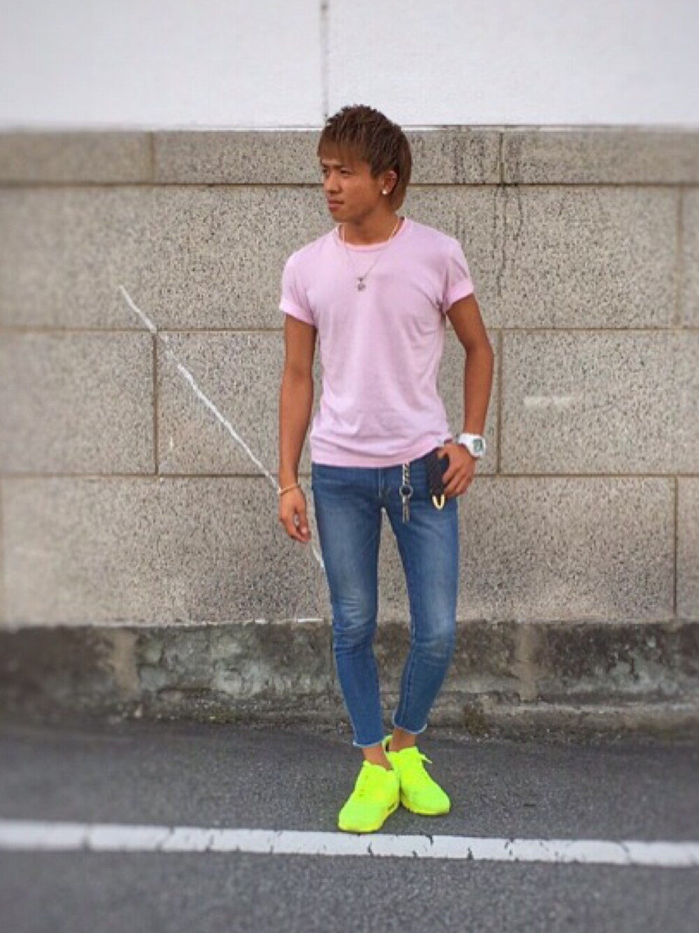 「DOWBL、AZUL by moussy、NIKE」｜「AZUL by moussyのｵｰｶﾞﾆｯｸｺｯﾄﾝｸﾙｰﾈｯｸ半袖T（Tシャツ/カットソー、ピンク系）」を使った、TAISEIさん（メンズ・170cm）の夏コーディネートの1枚目の写真