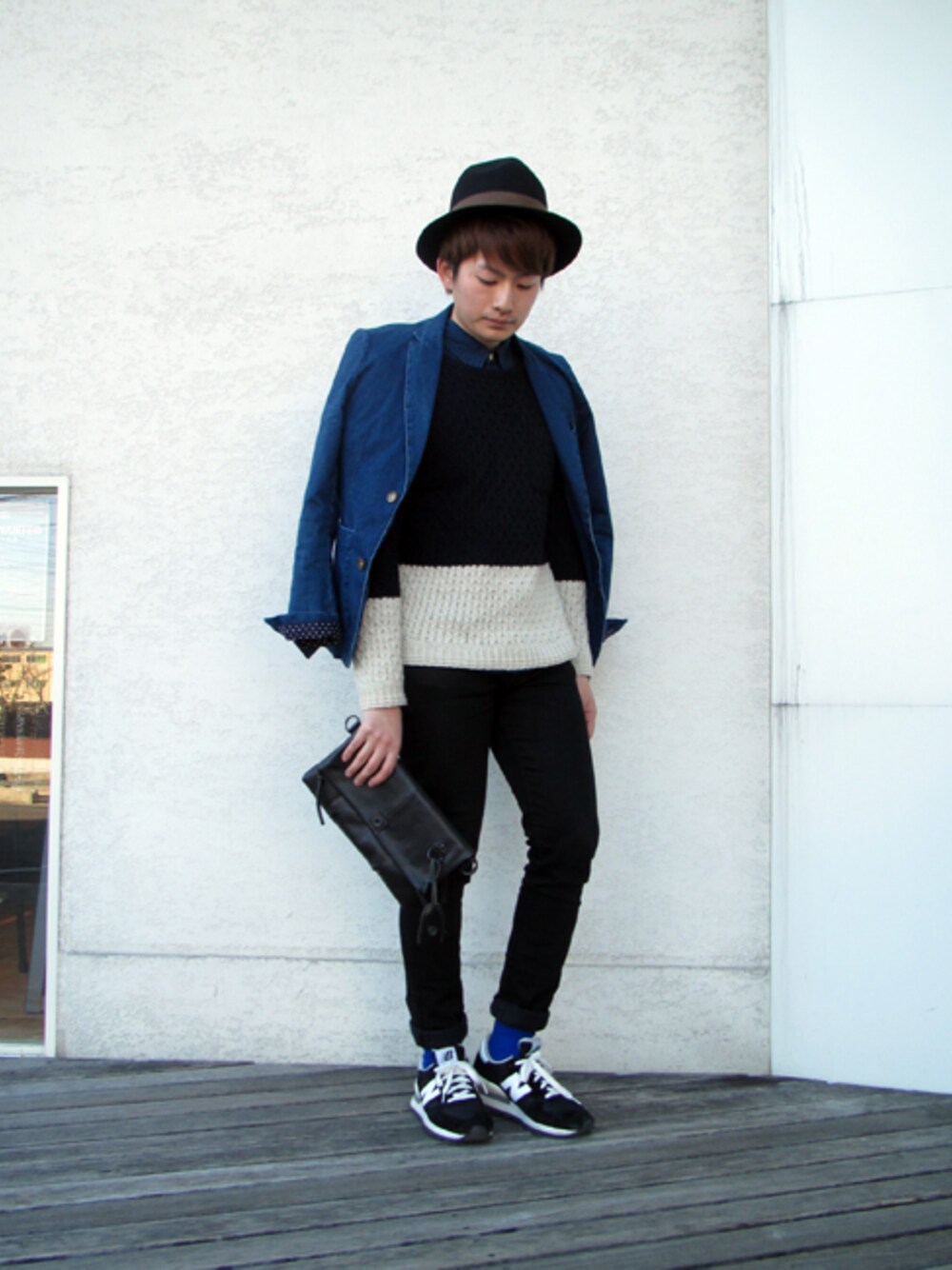 「クラッチバッグ、パーティースタイル、きれいめカジュアル、結婚式二次会スタイル」｜「MR.OLIVEのBIO-WAH INDIGO BACK SATIN / 2B 3POUCH IVY JACKET "2013 春夏先行受注会アイテム”（テーラードジャケット、ブルー系）」を使った、mackeyさん（メンズ・170cm）の冬コーディネートの1枚目の写真