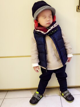 「babygap」｜「アイテム（ダウンベスト）」を使った、Howard & Shawnさん（キッズ・80cm）の冬コーディネート