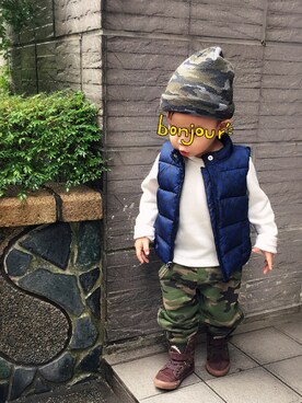 「babygap」｜「アイテム（ダウンベスト）」を使った、Howard & Shawnさん（キッズ・80cm）の冬コーディネート