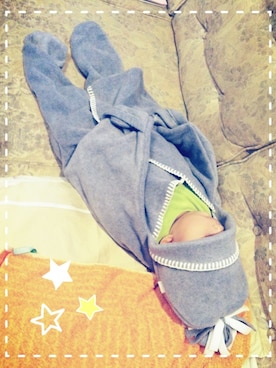 「アイテム（その他ベビー用品、パープル系）」を使った、m&mさん（キッズ・60cm）の春コーディネート