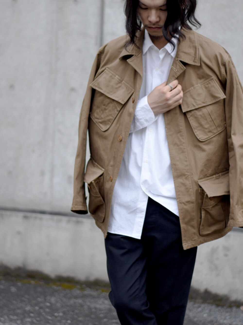 COMOLIのミリタリージャケット（ブラウン系）を使った人気ファッション