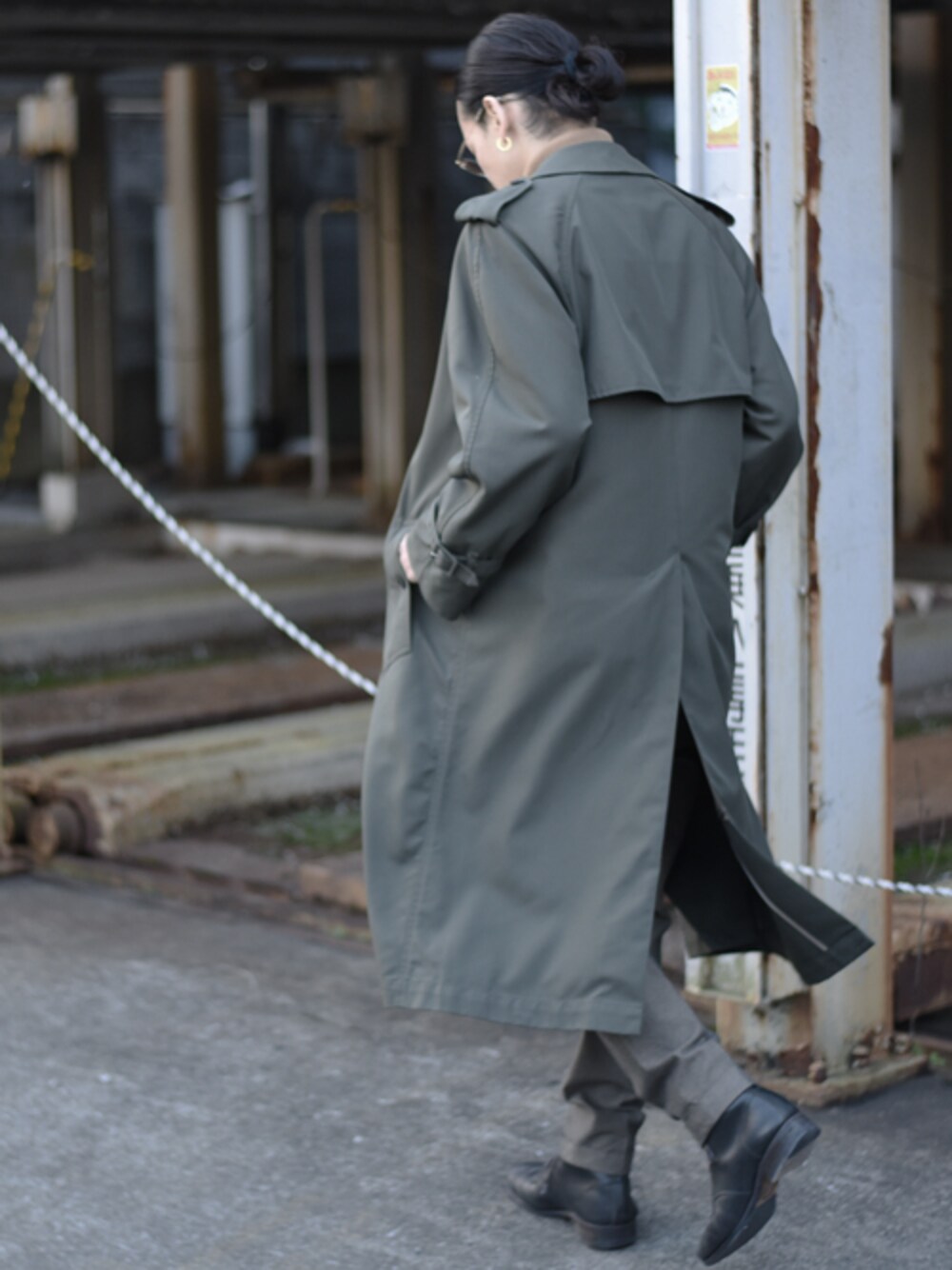 FRANKLIN TAILOREDのトレンチコートを使った人気ファッション 
