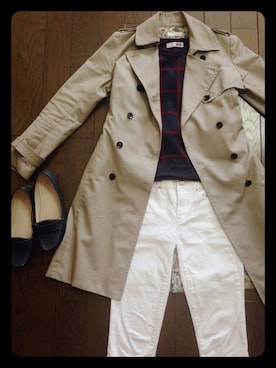 「ネイビー×ホワイト」｜「アイテム（トレンチコート）」を使った、edvisさん（レディース・165cm）の春コーディネート