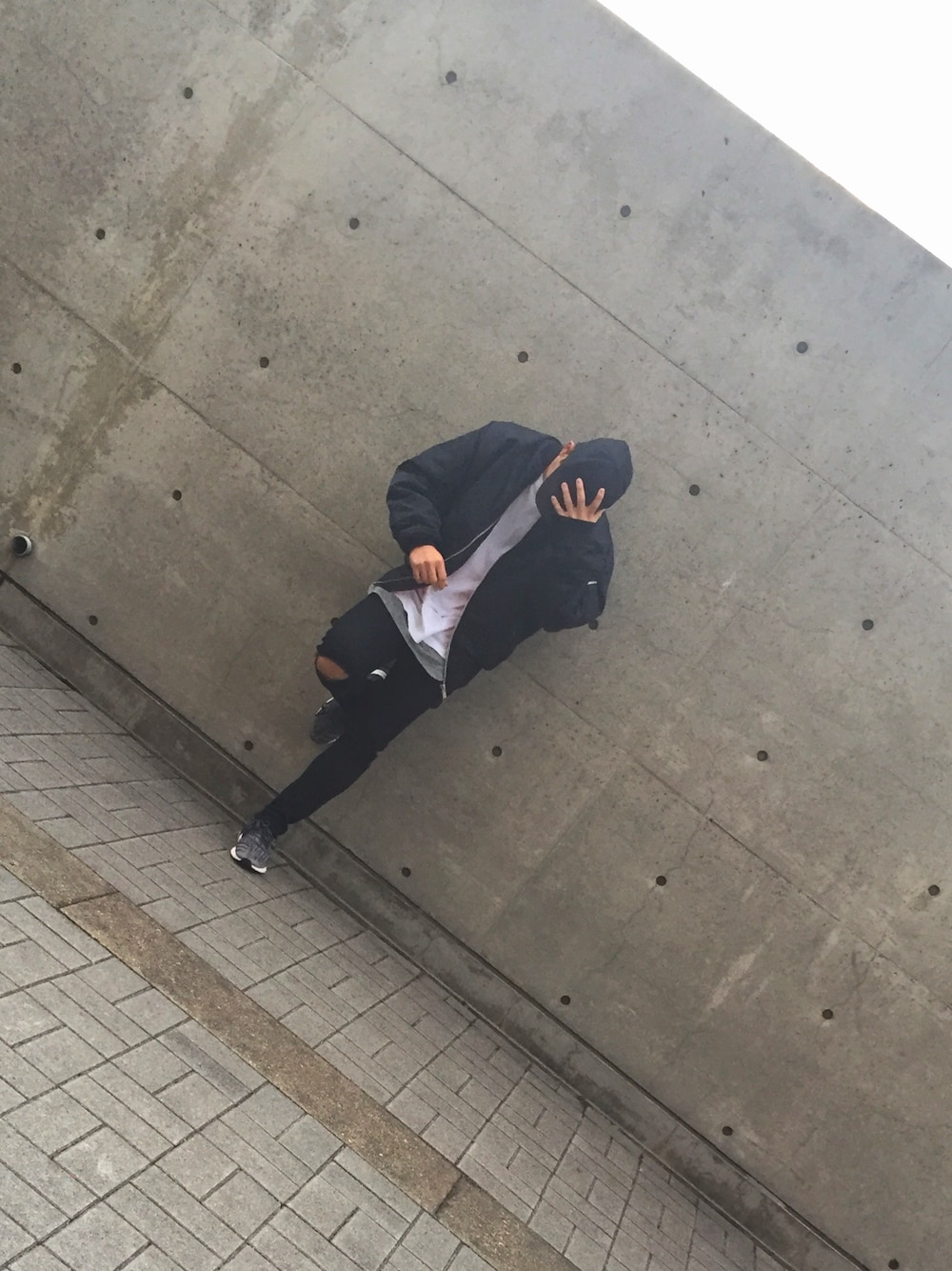 「fashion、adidas、ultra boost、MA-1、AVALONE、MONKEY TIME、CAP」｜「Alpha Industriesのアイテム（ブルゾン、ブラック系）」を使った、To34さん（メンズ・165cm）の秋コーディネートの1枚目の写真