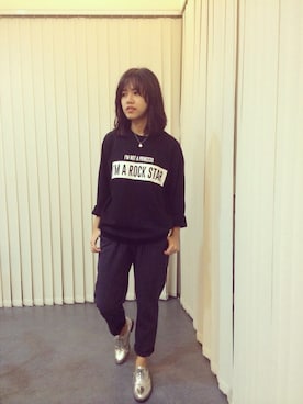 「working style」｜「アイテム（スウェット）」を使った、Amber.Tさん（レディース・153cm）の秋コーディネート