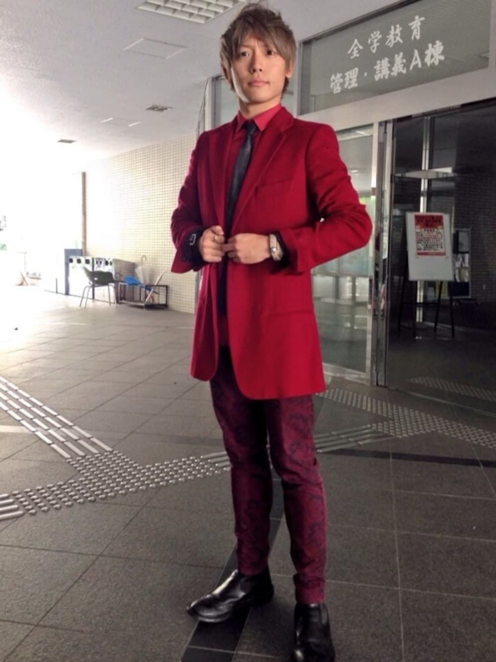 「H&M、BALMAIN、tricker's、Dior、Paul Smith、HAIDER ACKERMANN、BALENCIAGA、Dior HOMME、Tricker's　トリッカーズ、WEARBOOKエントリー」｜「Dior hommeのネクタイ（ネクタイ、ブラック系）」を使った、北斗さん（メンズ・172cm）の夏コーディネートの1枚目の写真
