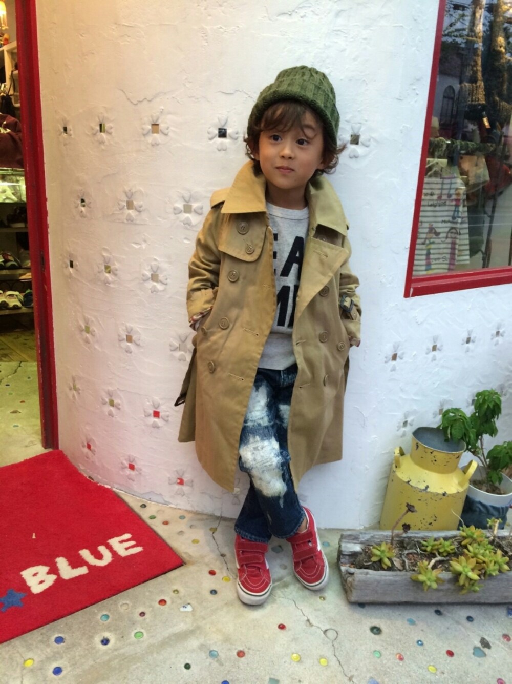 「キッズファッション」｜「HOLLYWOOD RANCH MARKETのアイテム（ニットキャップ/ビーニー、グリーン系）」を使った、rakukunさん（キッズ・110cm）の秋コーディネートの1枚目の写真