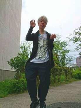 「HELL CAT PUNKS（ヘルキャットパンクス）のアイテム（トップス）」を使った、spot.さん（メンズ・170cm）の春コーディネート