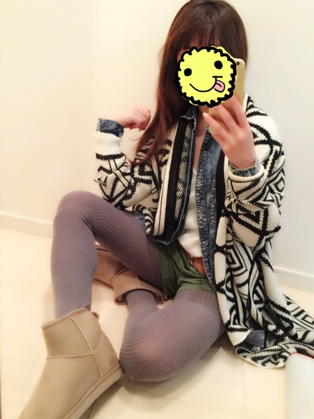 ホワイト系のTシャツ/カットソー、その他のその他、その他のその他を着用したレディースの冬コーディネートの1枚目の写真
