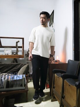 「URBAN RESEARCH（アーバンリサーチ）のアイテム（ニット/セーター、ホワイト系）」を使った、Pavel Kuoさん（メンズ・178cm）の春コーディネート