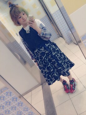 「Kastane（カスタネ）のアイテム（Tシャツ/カットソー、ブルー系）」を使った、きたはた ちなみさん（レディース・158cm）の春コーディネート