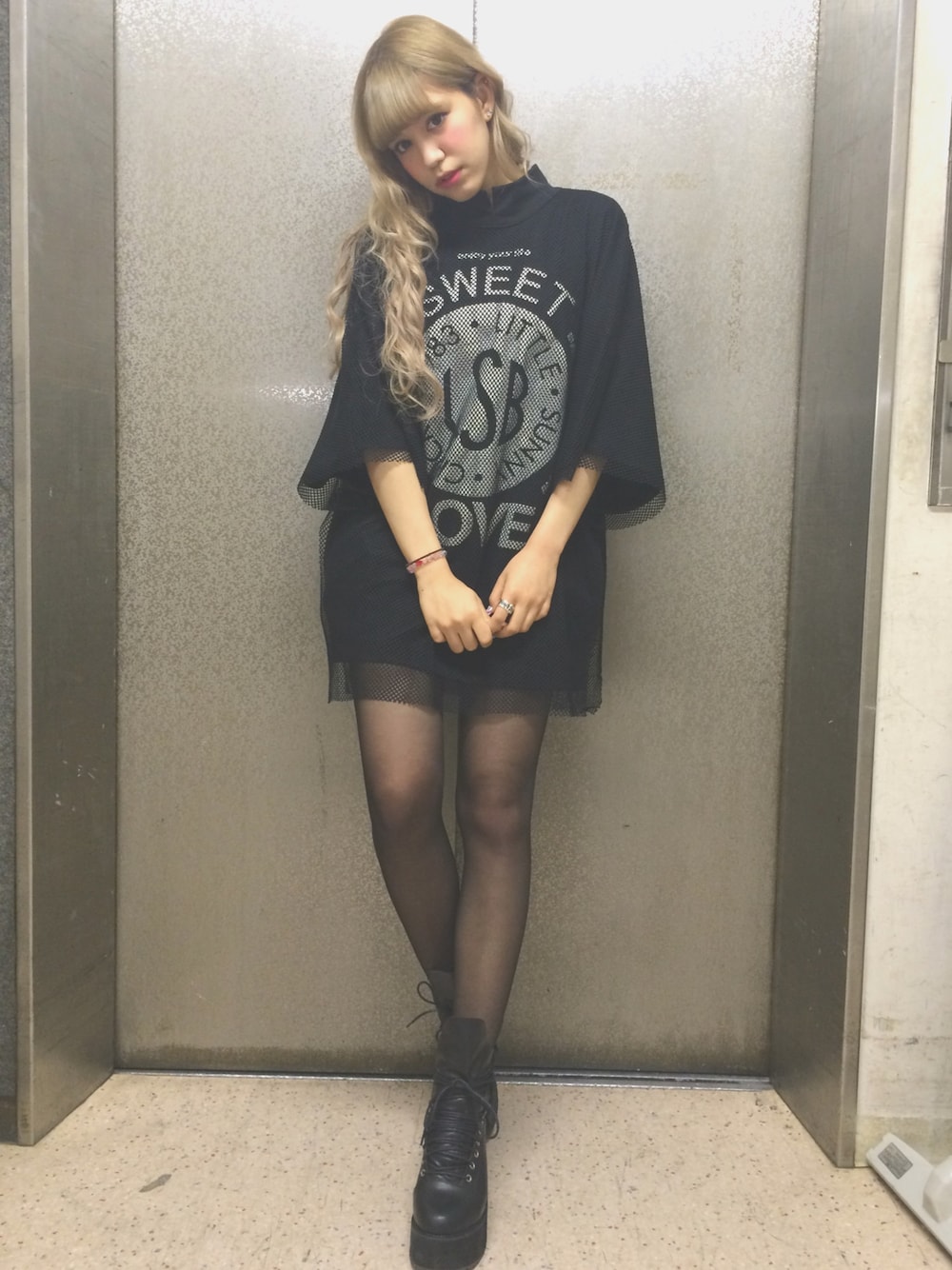 「outfit」｜「Little sunny biteのアイテム（ワンピース、ブラック系）」を使った、紗蘭(SARA)さん（レディース・165cm）の春コーディネートの1枚目の写真