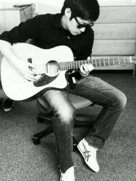 「Levis BLACK（リーバイスブラック）のアイテム（パンツ）」を使った、Tashiさん（メンズ・179cm）の冬コーディネート