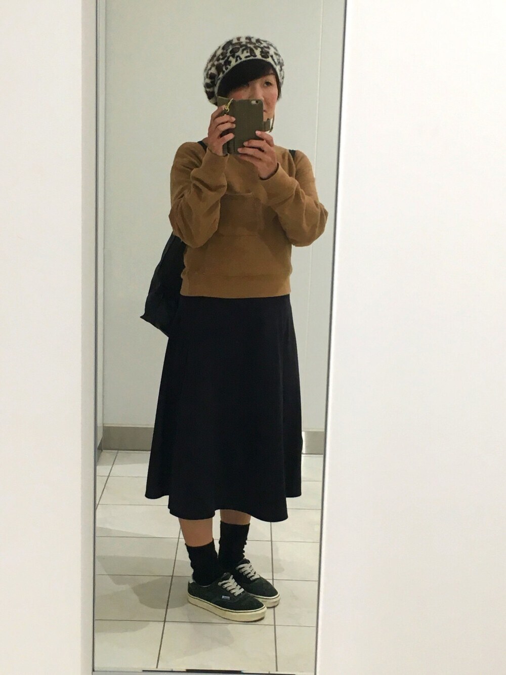 「ベレー帽」｜「LOWRYS FARMのアイテム（スウェット、ブラウン系）」を使った、あめちゃんさん（レディース・156cm）の秋コーディネートの1枚目の写真