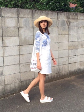 「HELIOPOLE（エリオポール）のアイテム（帽子）」を使った、小夏エミリさん（レディース・165cm）の夏コーディネート
