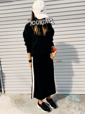 「ブラック×ホワイト」｜「アイテム（スウェット）」を使った、YOUK!NGさん（レディース・160cm）の秋コーディネート