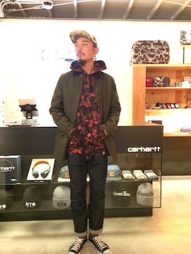 「Carhartt（カーハート）のアイテム（トレンチコート）」を使った、SUWMANさん（メンズ・178cm）の秋コーディネート
