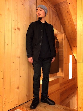 「Carhartt（カーハート）のアイテム（トレンチコート）」を使った、SUWMANさん（メンズ・178cm）の冬コーディネート