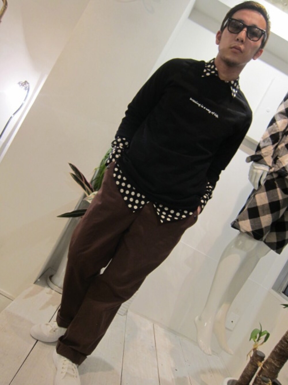 「ブラック、ドット、スラックス、soe shirts、analog lighting」｜「 2周年記念７分袖ラグランTシャツ（Tシャツ/カットソー、ブラック系）」を使った、UNREALREALCLOTHESさん（メンズ・170cm）の夏コーディネートの1枚目の写真