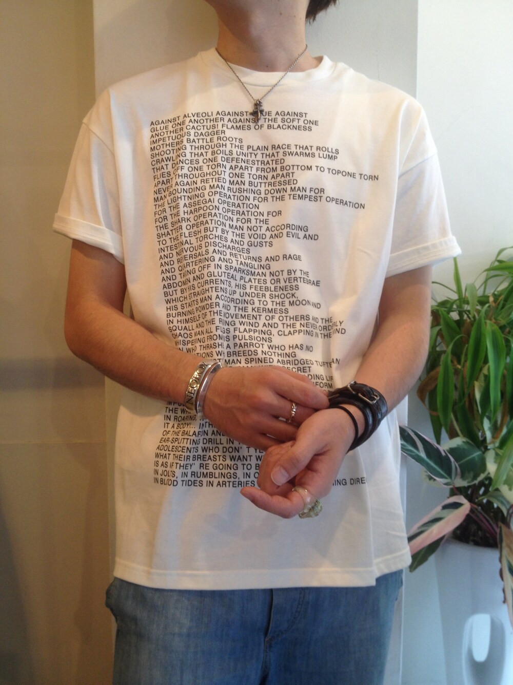 「ビッグシルエット、undercover、undercoverism、VAINAL ARCHIVE、BLACK&BLUE、白Tシャツ」｜「BLACK&BLUEのプリントTEE（Tシャツ/カットソー、ホワイト系）」を使った、UNREALREALCLOTHESさん（メンズ・180cm）の夏コーディネートの1枚目の写真