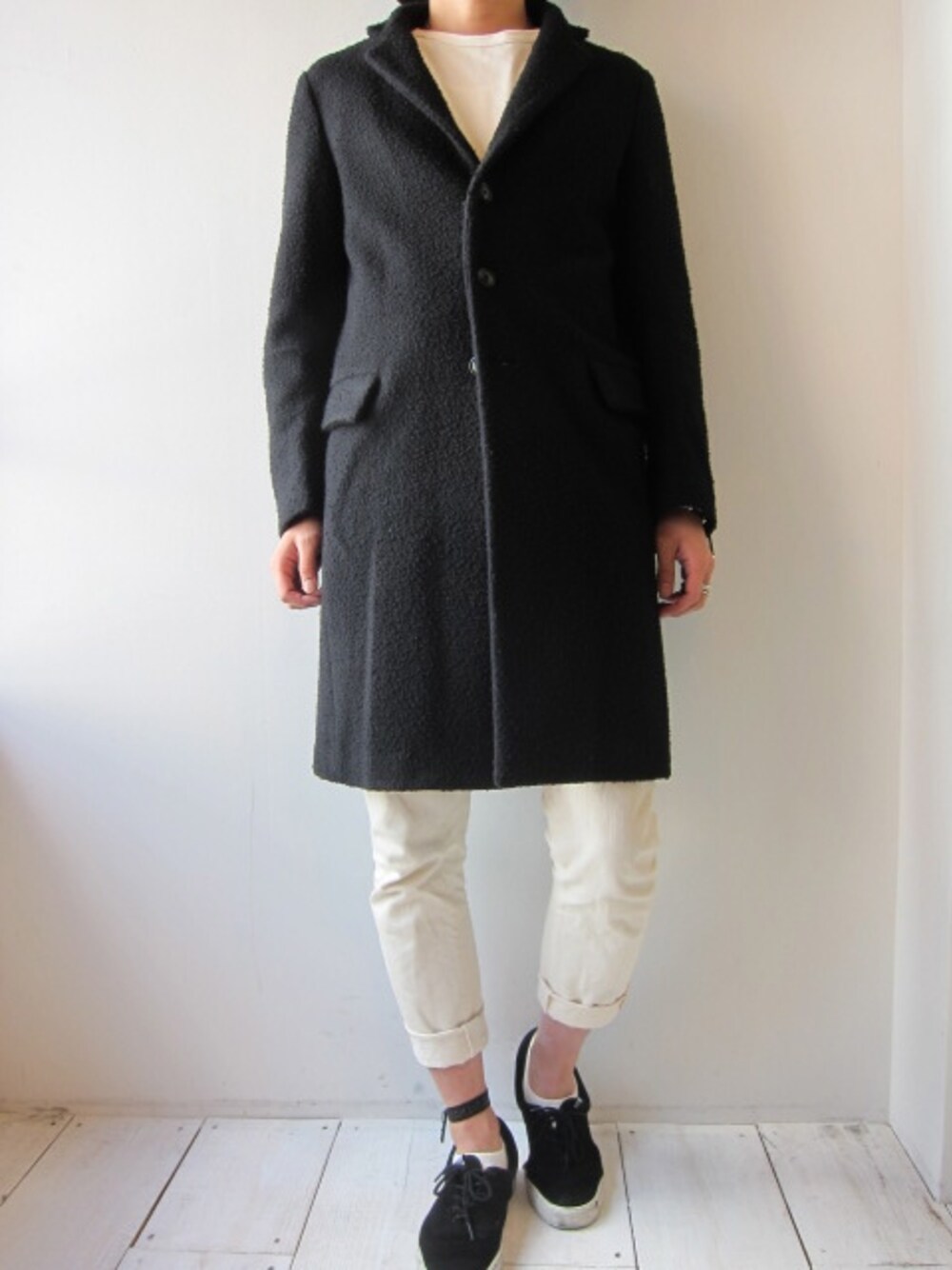 「シンプル、ショップコート、福岡、soe、コートスタイル、シンプルコーデ、class、 UNREAL REAL CLOTHES、今泉、VAINL ARCHIVE」｜「soeのNapping Wool 3B Coat（その他アウター、ブラック系）」を使った、UNREALREALCLOTHESさん（メンズ・182cm）の秋コーディネートの1枚目の写真