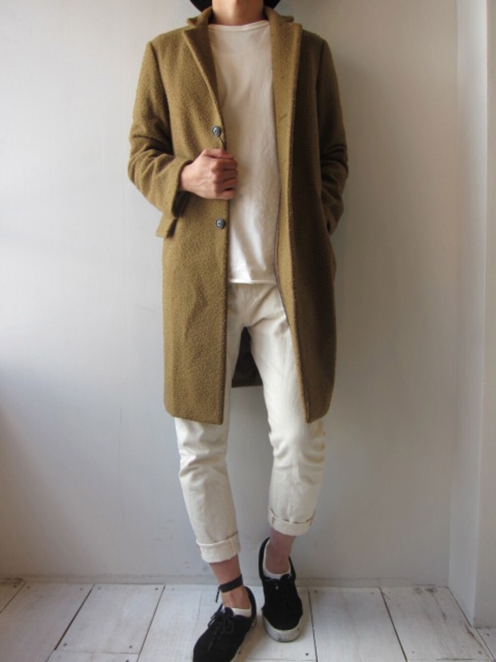 「コート、シンプル、ショップコート、福岡、soe、コートスタイル、シンプルコーデ、class、 UNREAL REAL CLOTHES、VAINL ARCHIVE」｜「soeのNapping Wool 3B Coat（その他アウター、ベージュ系）」を使った、UNREALREALCLOTHESさん（メンズ・182cm）の秋コーディネートの1枚目の写真
