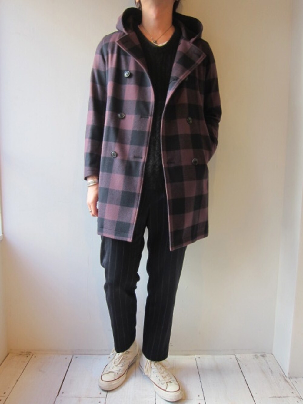 「ネックレス、ビッグシルエット、スラックス、サルエルパンツ、福岡、UNDER COVER、フードコート、ALL STAR、 UNREAL REAL CLOTHES、VAINL ARCHIVE」｜「VAINL ARCHIVEのCHILL-HOODY（その他アウター、パープル系）」を使った、UNREALREALCLOTHESさん（メンズ・183cm）の秋コーディネートの1枚目の写真