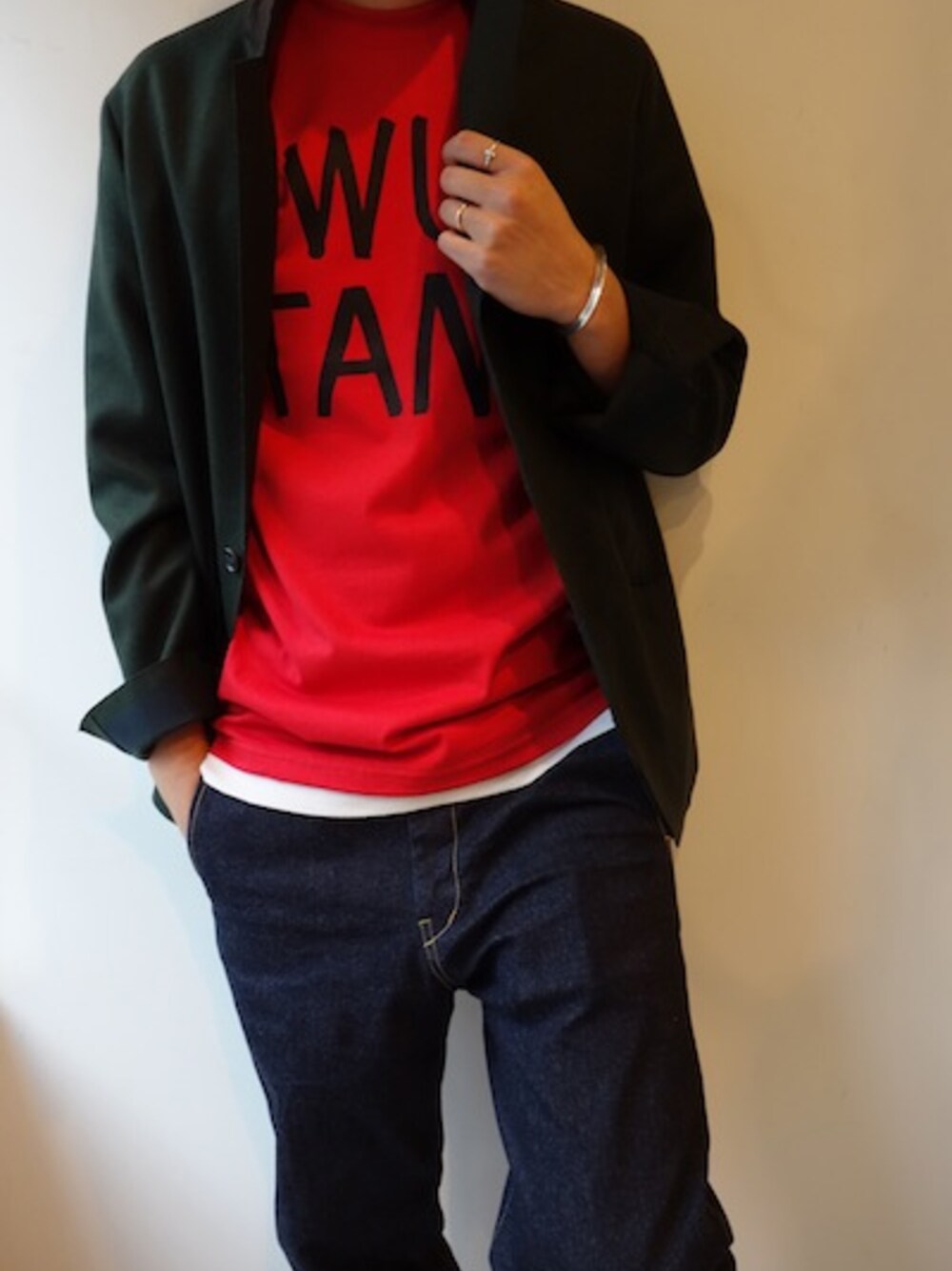 「福岡、デニムパンツ、soe、ジャケットスタイル、ジーパン、tim.、 オリジナルアイテム」｜「soeのBIG T-SHIRTS（Tシャツ/カットソー、レッド系）」を使った、UNREALREALCLOTHESさん（メンズ・182cm）の秋コーディネートの1枚目の写真