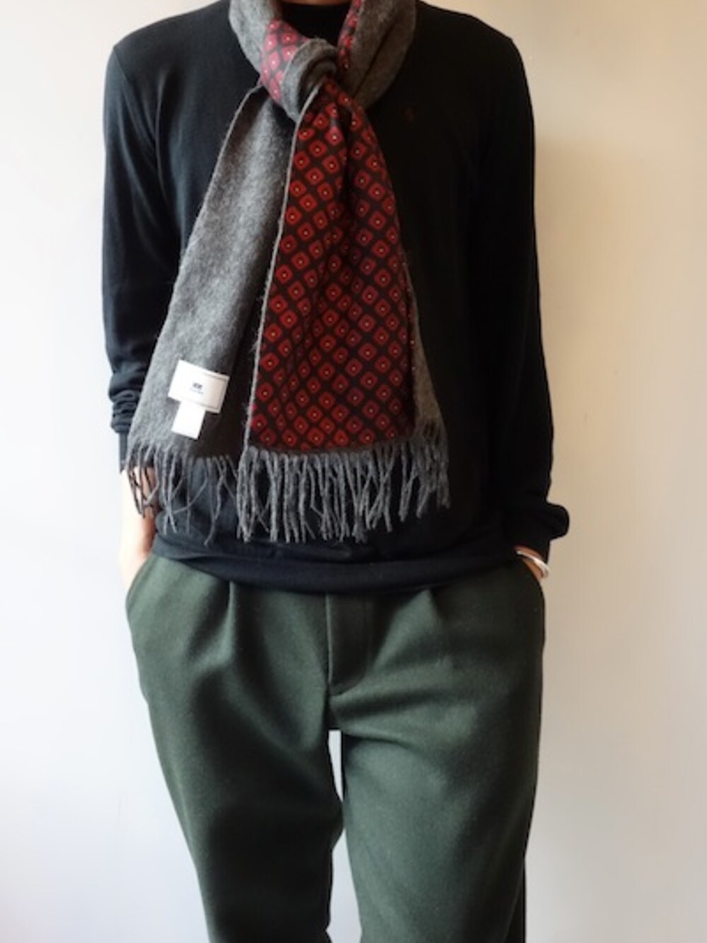 「ストール、 ニット、soe、大人コーデ、 福岡、シンプルコーデ、秋服、秋コーデ、tim.」｜「soeのSTOLE（ストール/ショール、その他）」を使った、UNREALREALCLOTHESさん（メンズ・182cm）の秋コーディネートの1枚目の写真
