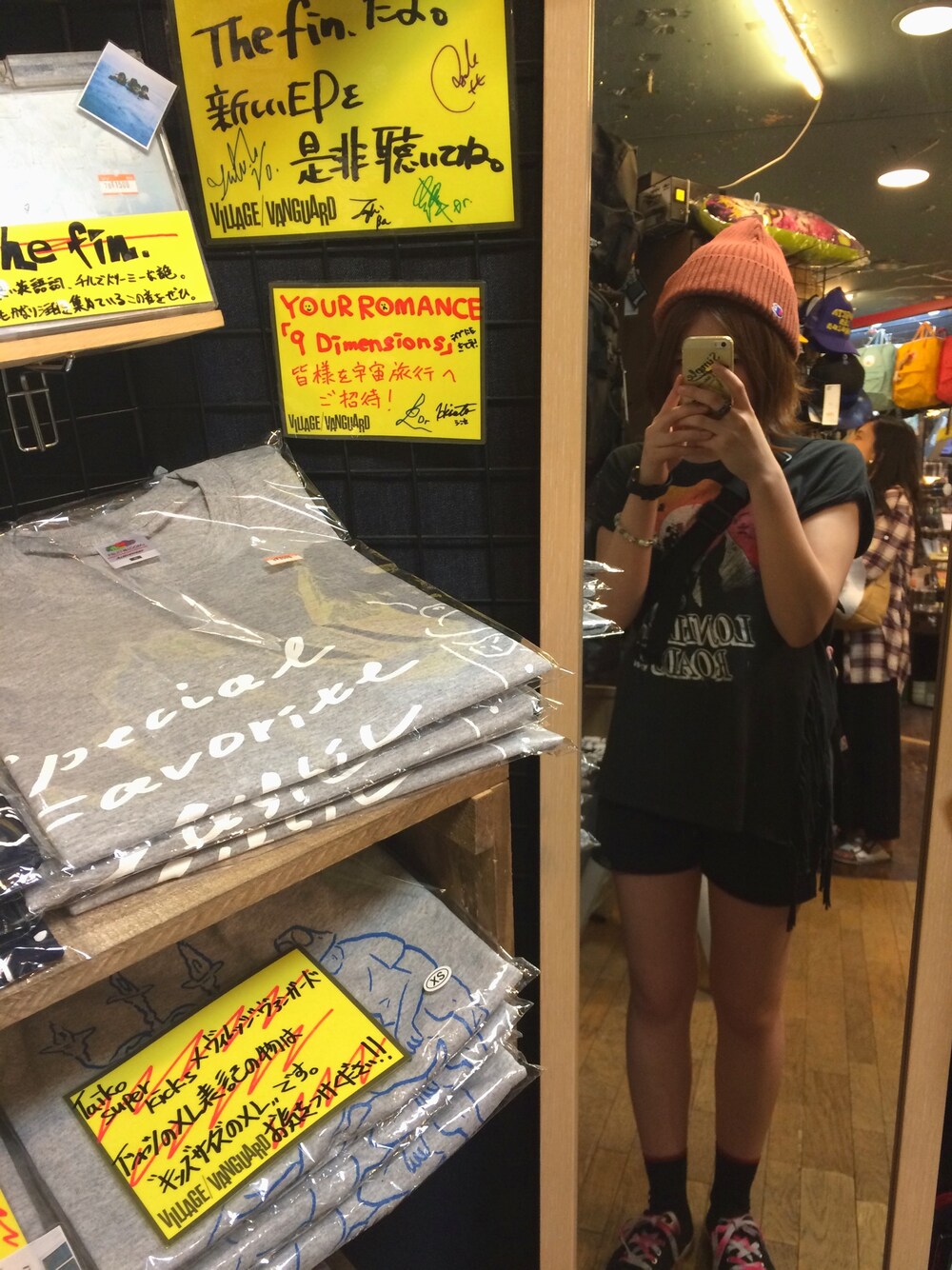 「Bershkaのアイテム（Tシャツ/カットソー、ブラック系）」を使った、まーくー(´ω｀)さん（レディース・150cm）の春コーディネートの1枚目の写真