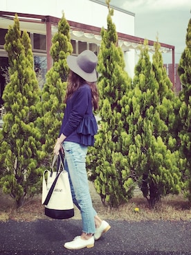 「present（プレゼント）のアイテム（シューズ）」を使った、M closetさん（レディース・169cm）の春コーディネート