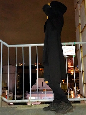 「DRKSHDW by RICK OWENS（ダークシャドウ バイ リックオウエンス）のアイテム（パーカー）」を使った、谷本 裕義さん（メンズ・175cm）の秋コーディネート