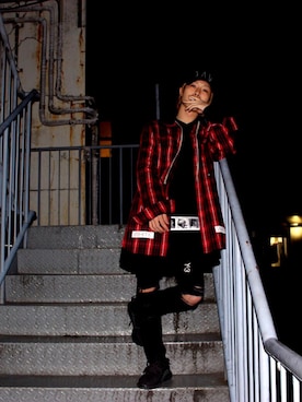 「DRKSHDW by RICK OWENS（ダークシャドウ バイ リックオウエンス）のアイテム（パーカー）」を使った、谷本 裕義さん（メンズ・175cm）の秋コーディネート
